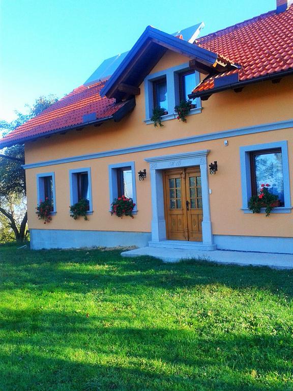 Pri Lazarju Farm Stay Podgrad  Exteriör bild